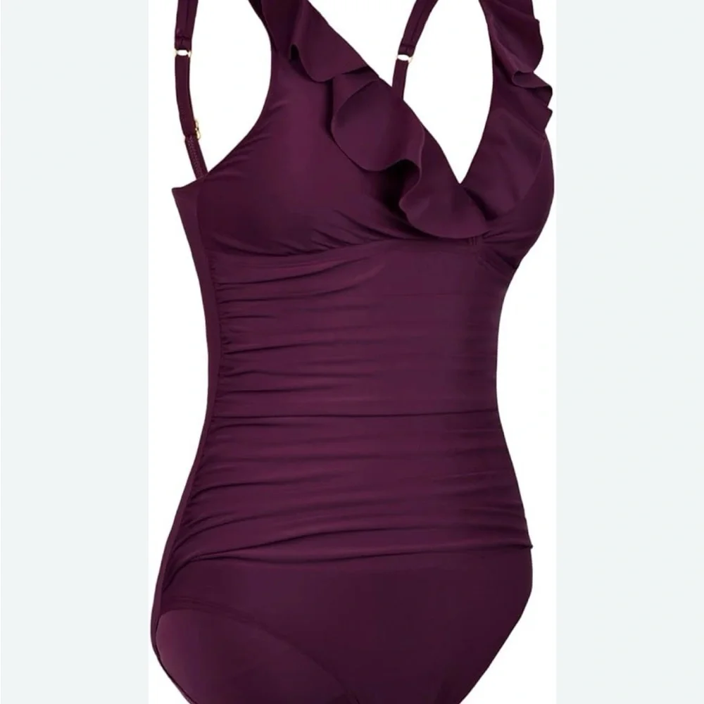 STUNNING SWIMSUIT & BEACH WRAP
